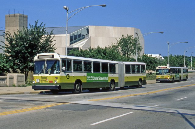 Bus 7000